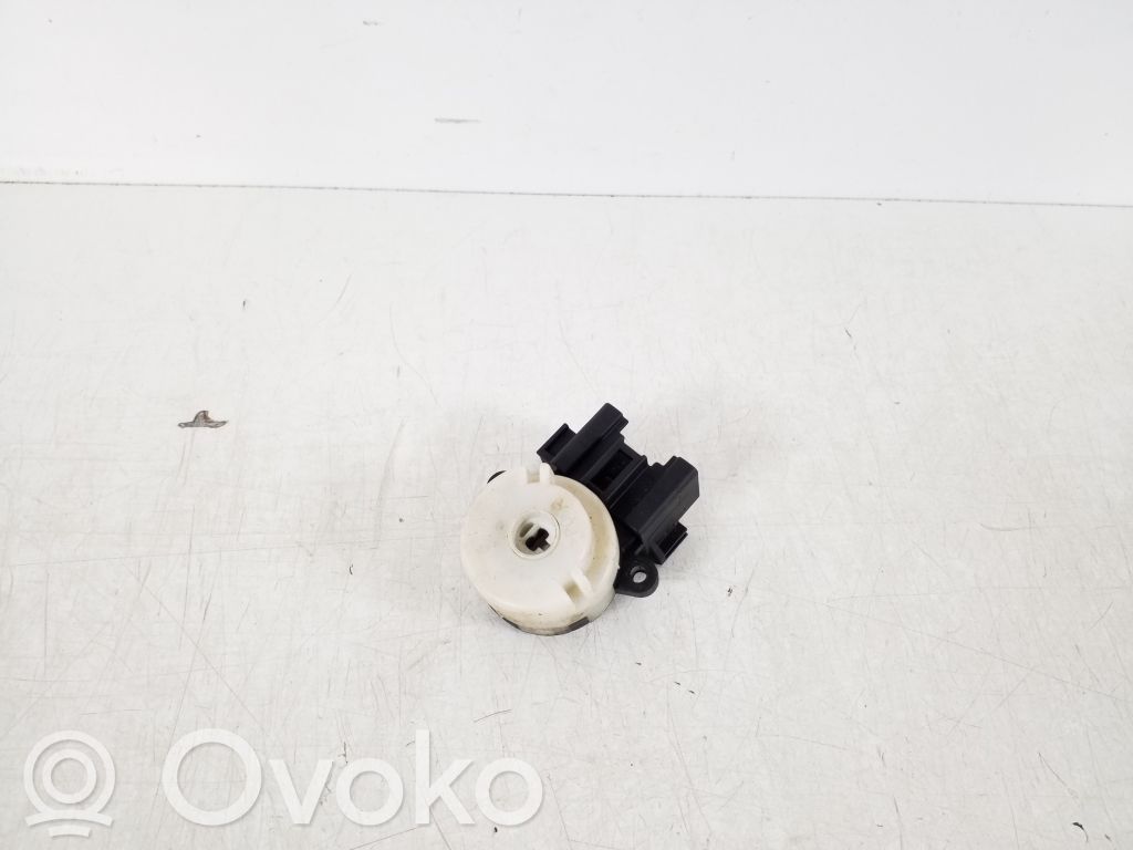 Toyota Corolla E120 E130 Užvedimo spynelės kontaktai 