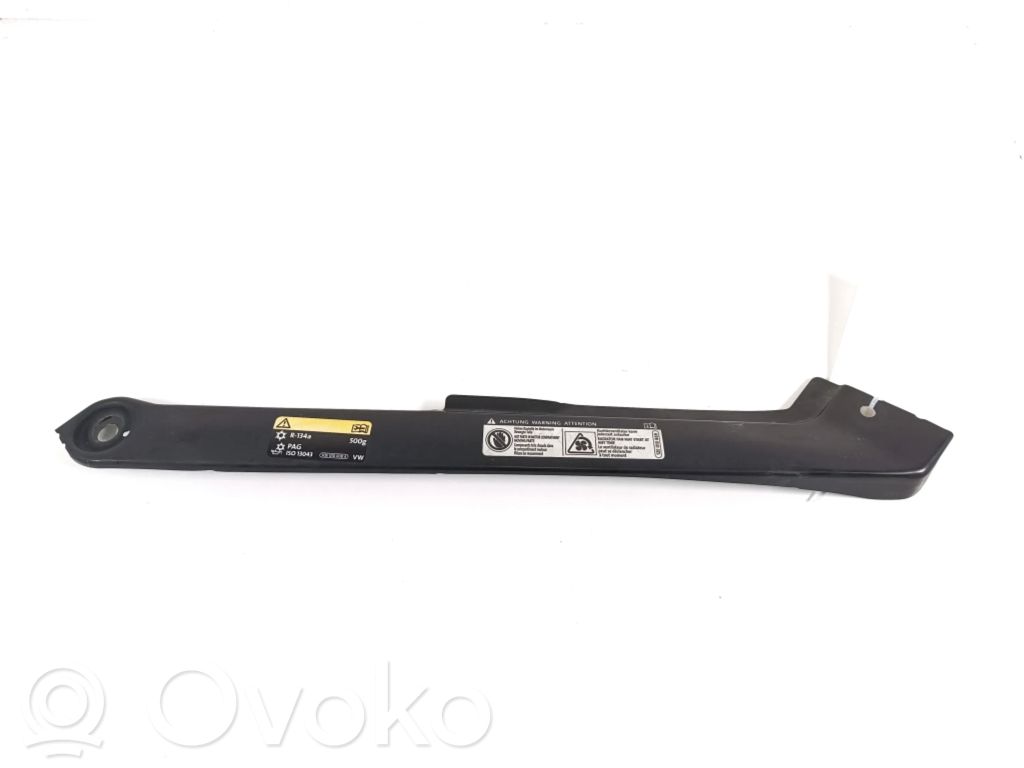 Volkswagen e-Golf Headlight/headlamp mounting bracket 