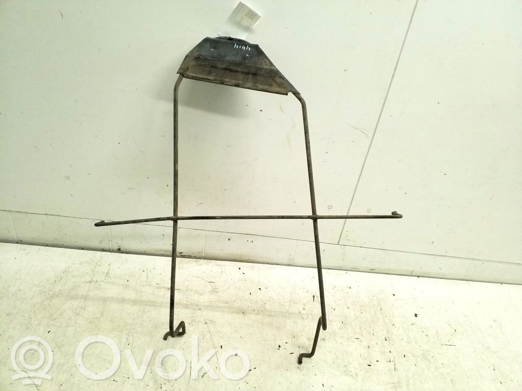 Spare wheel mounting bracket