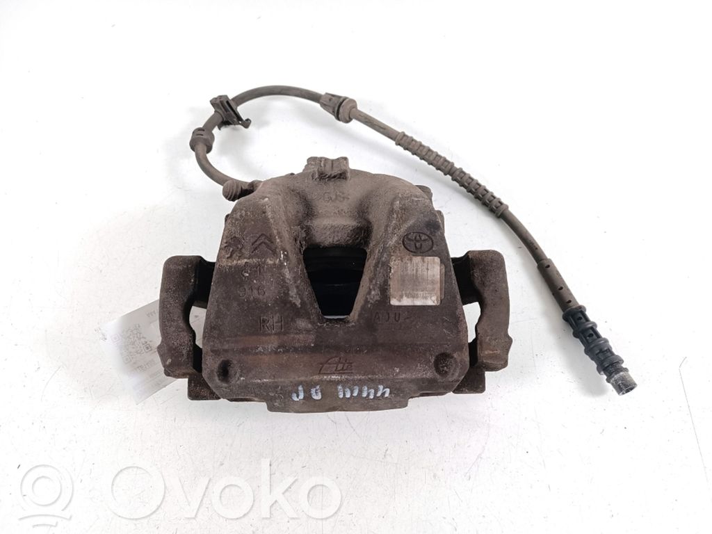 Opel Vivaro Zacisk hamulcowy przedni 