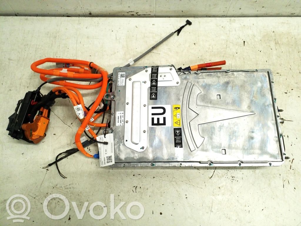 Inversor/convertidor de voltaje   105513901B
