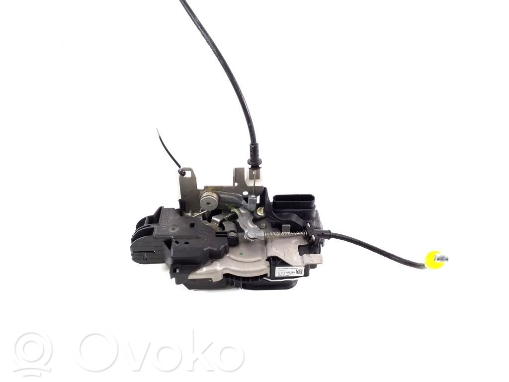 Volvo XC40 Zamek drzwi tylnych 