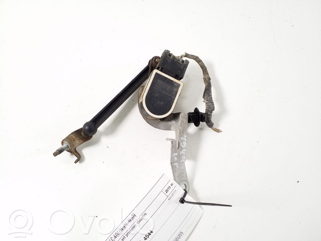 Volvo XC40 Czujnik poziomu zawieszenia pneumatycznego osi przedniej 