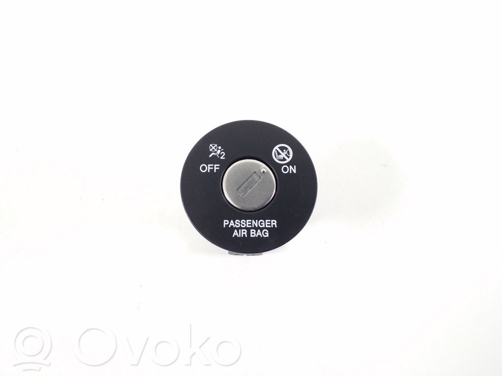 Hyundai Kona I Interruptor de encendido/apagado del airbag de pasajero 