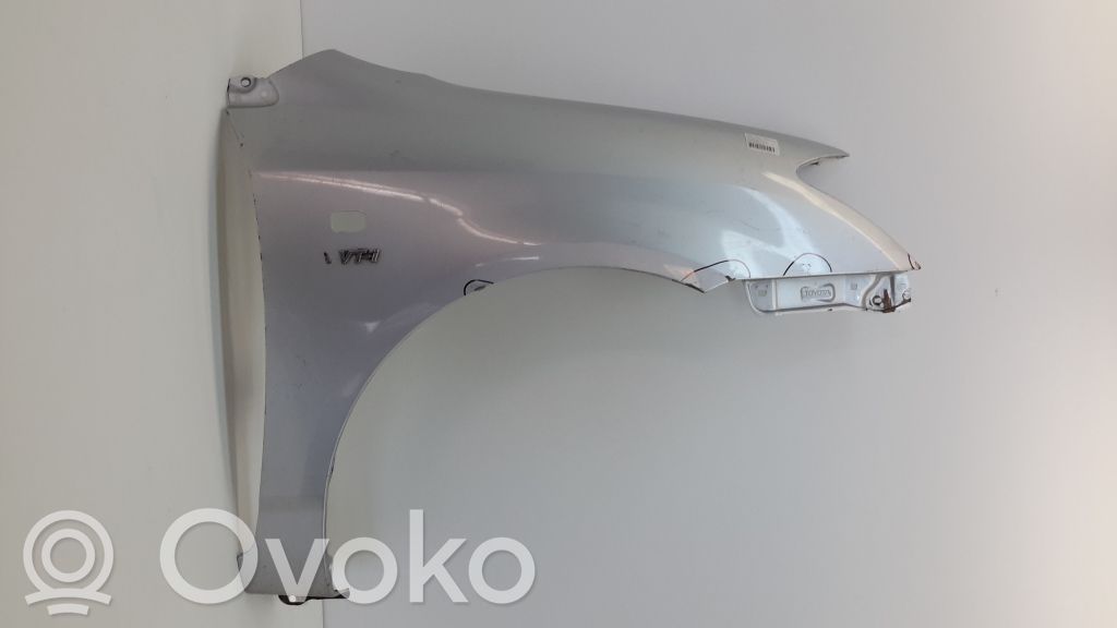 Toyota Corolla E120 E130 Sparnas 
