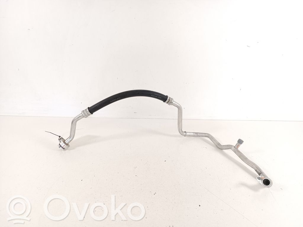 Volkswagen PASSAT B9 Ilmastointilaitteen putki (A/C) 