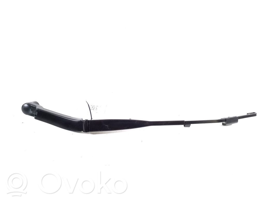 Brazo del limpiaparabrisas delantero   BCKA67321A