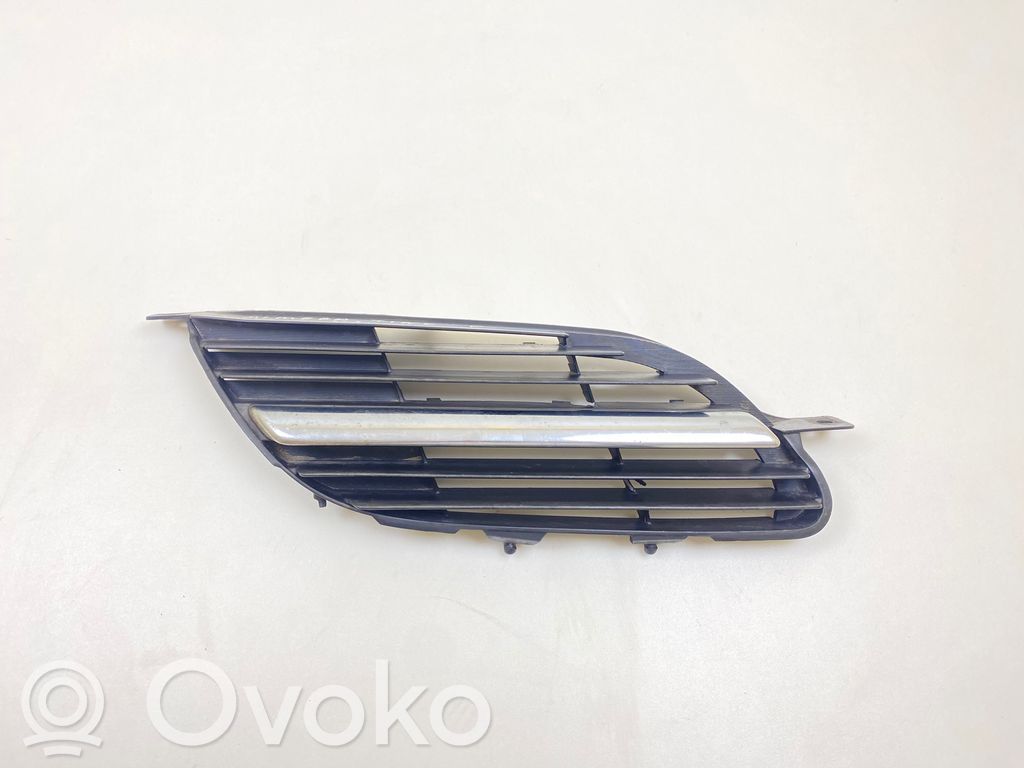 Nissan Almera Tino Front bumper lower grill 
