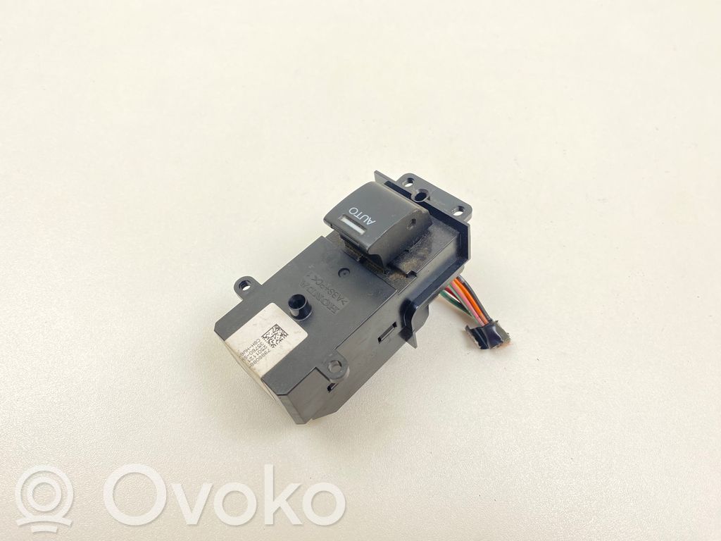 Electric window control switch   79880889,2501121000005,C8HHWG0