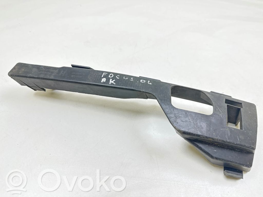 Ford Focus Front bumper mounting bracket 