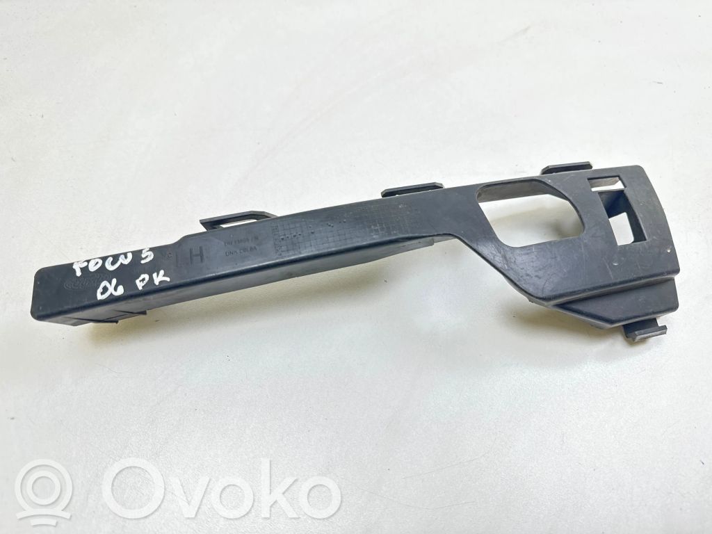 Ford Focus Front bumper mounting bracket 