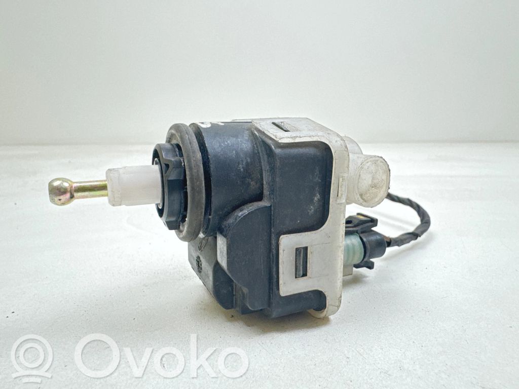 Headlight level adjustment motor   9K20