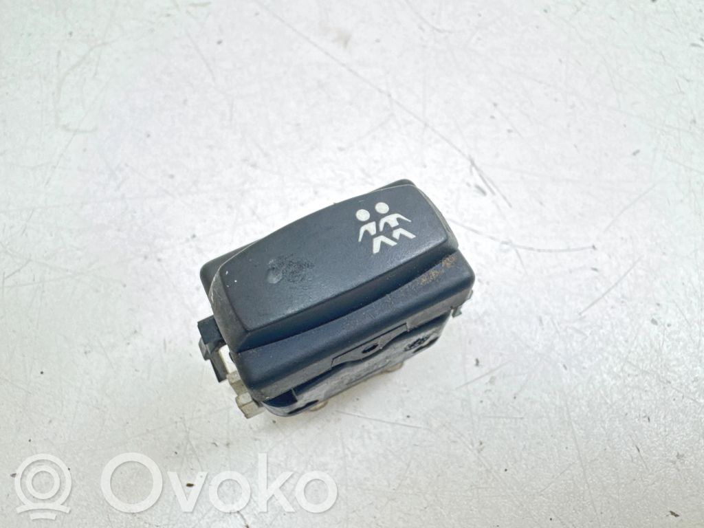 Renault Laguna II Child safety switch 