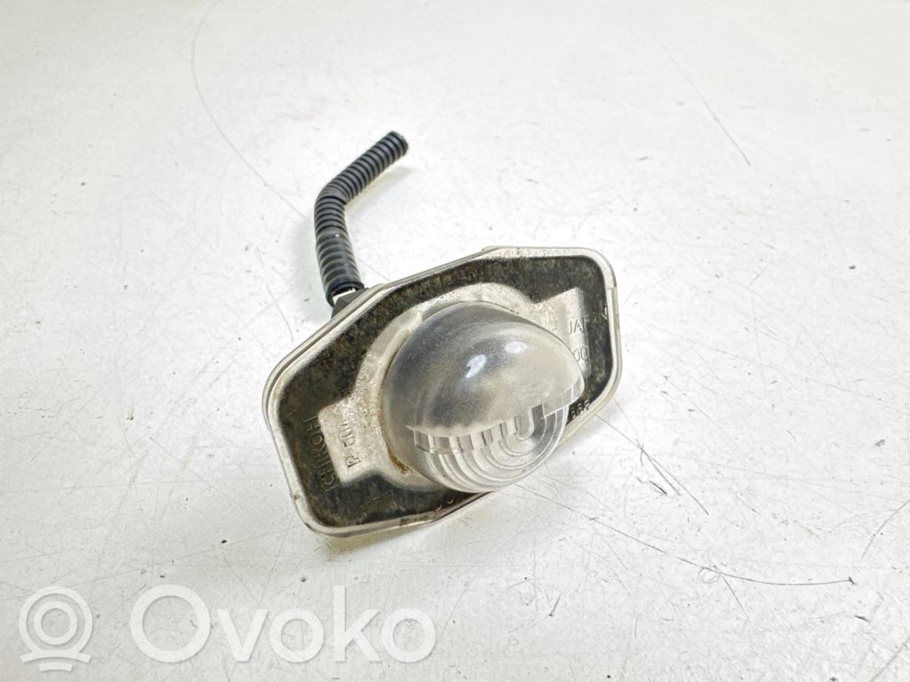 Toyota Urban Cruiser (XP110) Lampa oświetlenia tylnej tablicy rejestracyjnej 