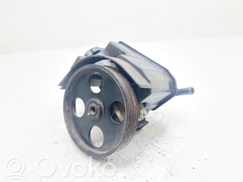 Peugeot 206 Ohjaustehostimen pumppu 