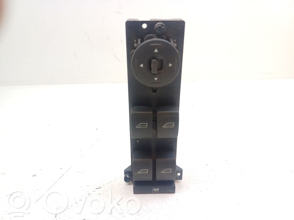 Ford C-MAX I Electric window control switch 