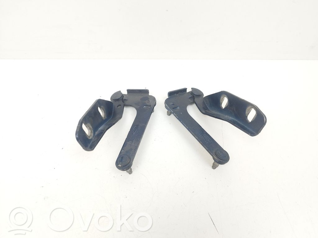 Dzinēja pārsega eņģe (-es)   3M5116801AG