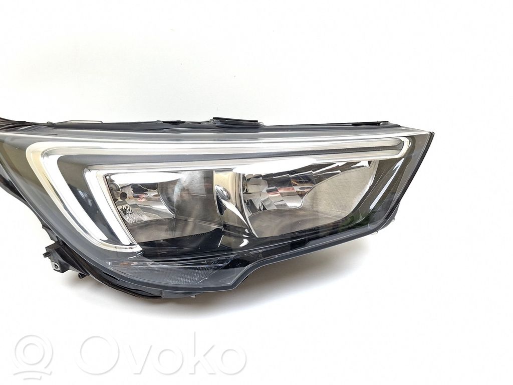 Opel Crossland X Phare frontale 