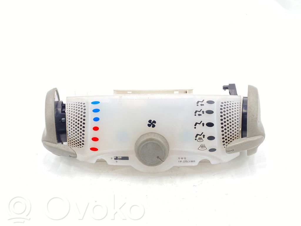 Toyota Aygo AB10 Climate control unit 