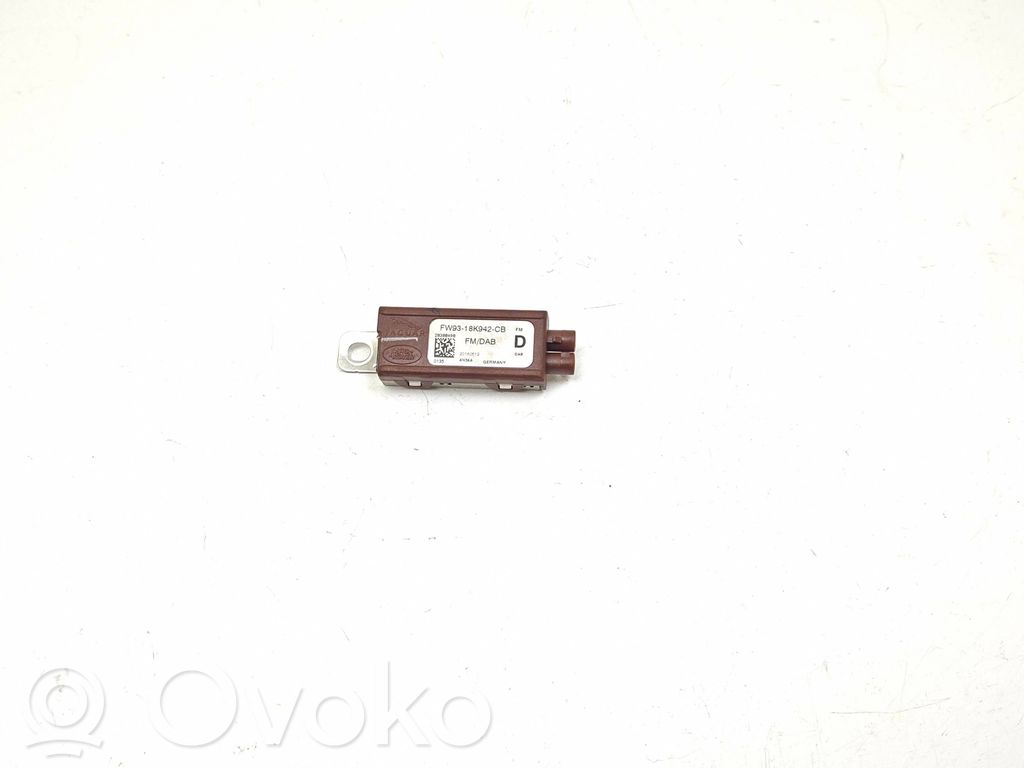Jaguar XE Aerial antenna amplifier 