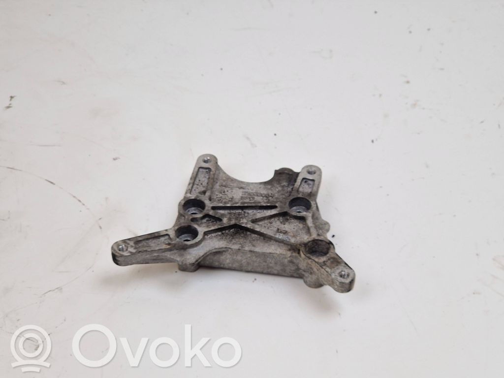 Fiat 500X Engine mounting bracket 
