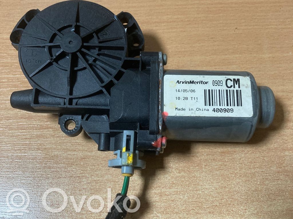 Hyundai Santa Fe Rear door window regulator motor 