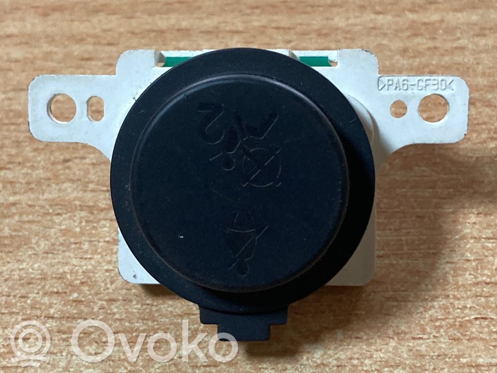 Nissan Note (E11) Keleivio oro pagalvės jungtukas 