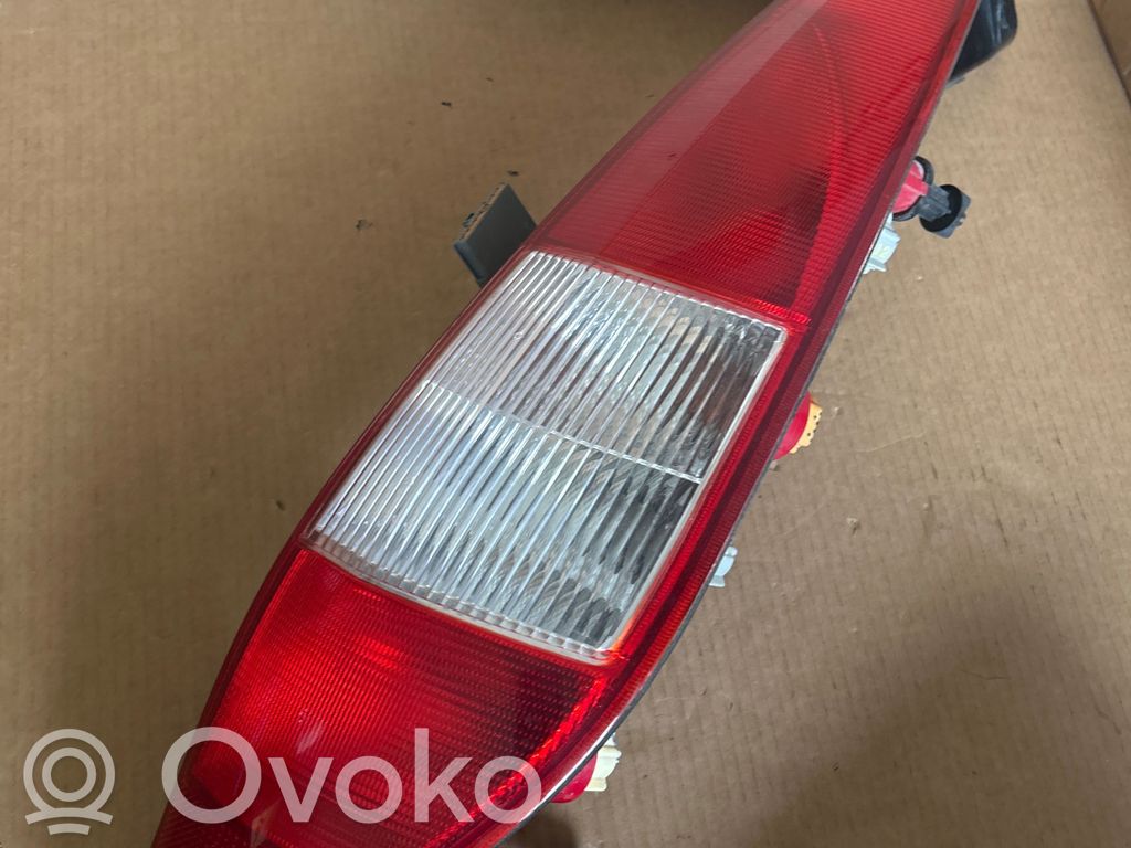 Ford Mondeo Mk III Galinis žibintas kėbule 