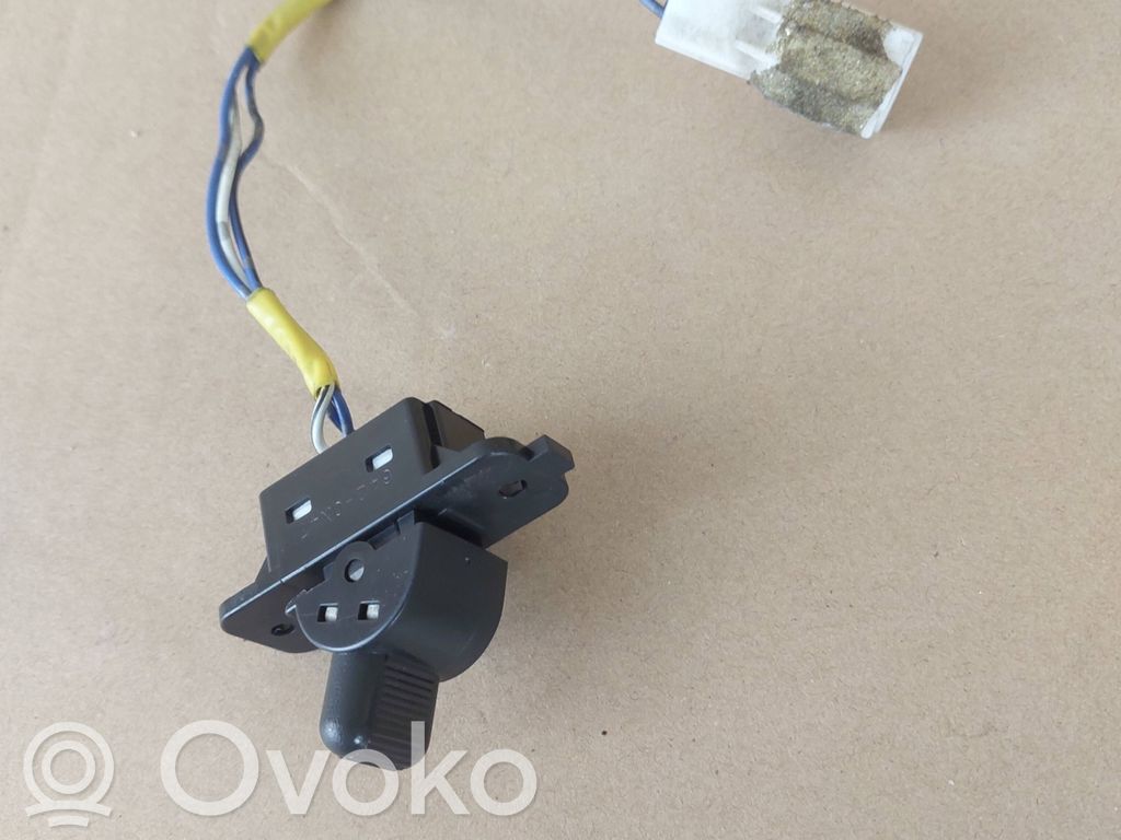 Mitsubishi Space Star Electric window control switch 