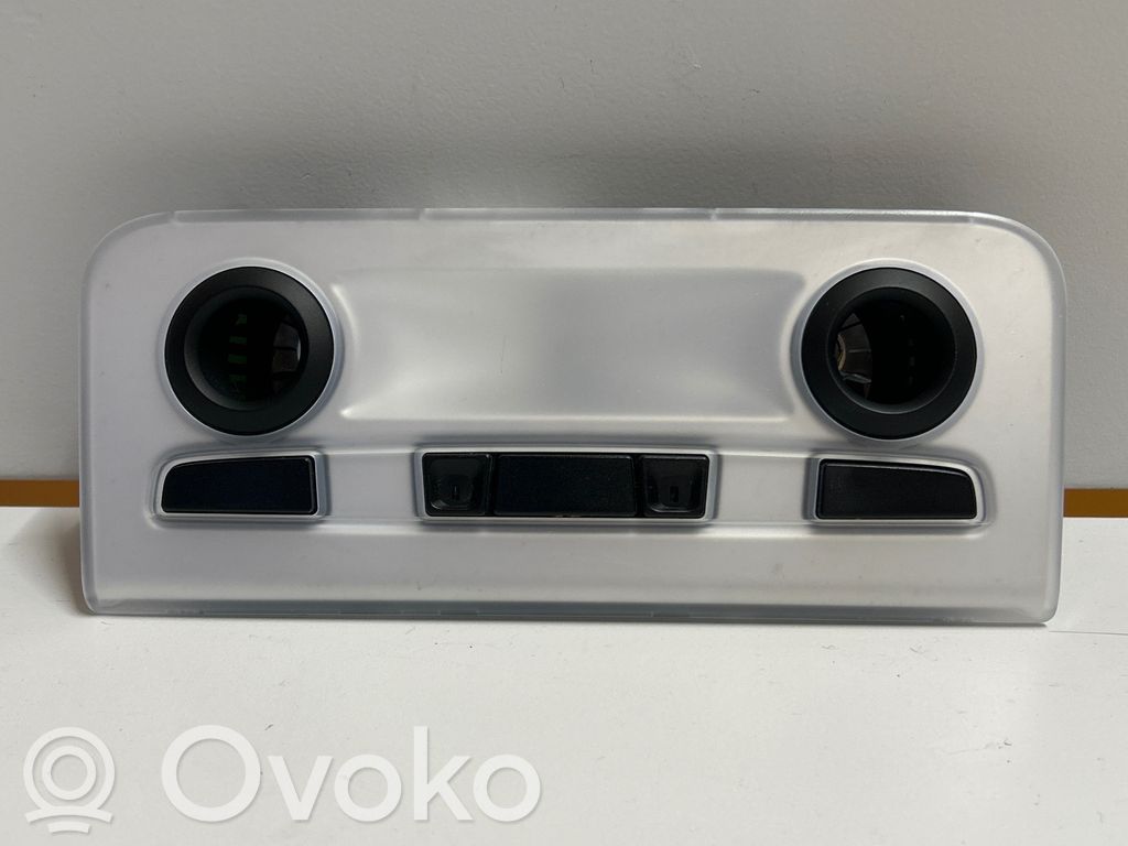 BMW X1 E84 Aizmugurējo vietu apgaismojums 