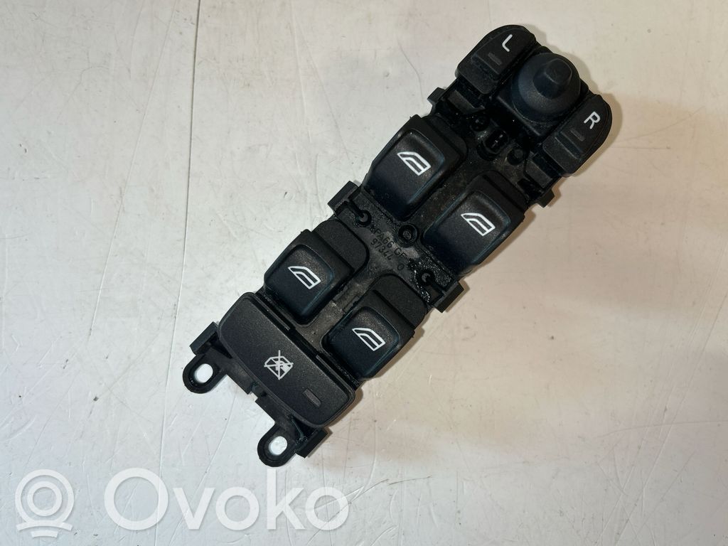 Volvo V70 Electric window control switch 