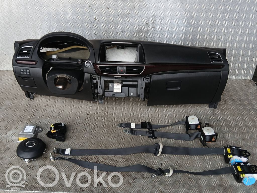 Panelis   MAZDA6KONSOLA