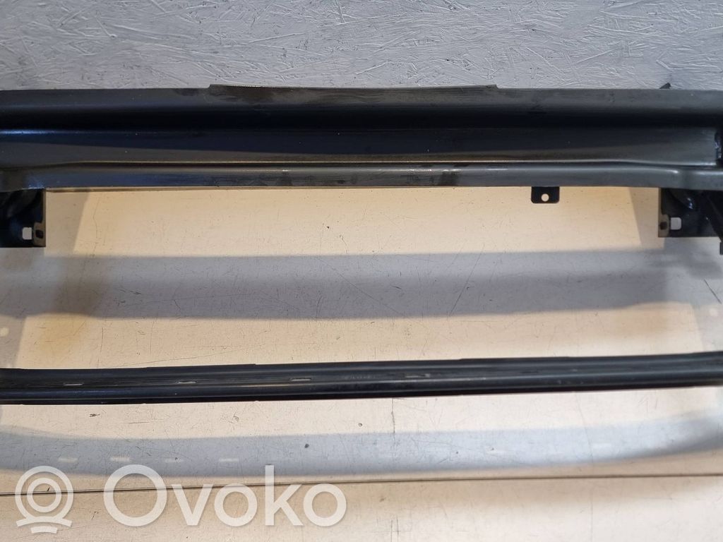 Volkswagen Golf VIII Poprzeczka zderzaka przedniego 