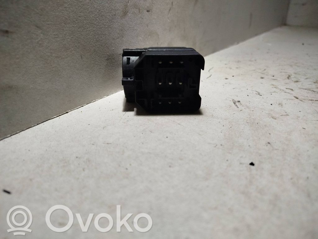 Ignition lock contact   6901961