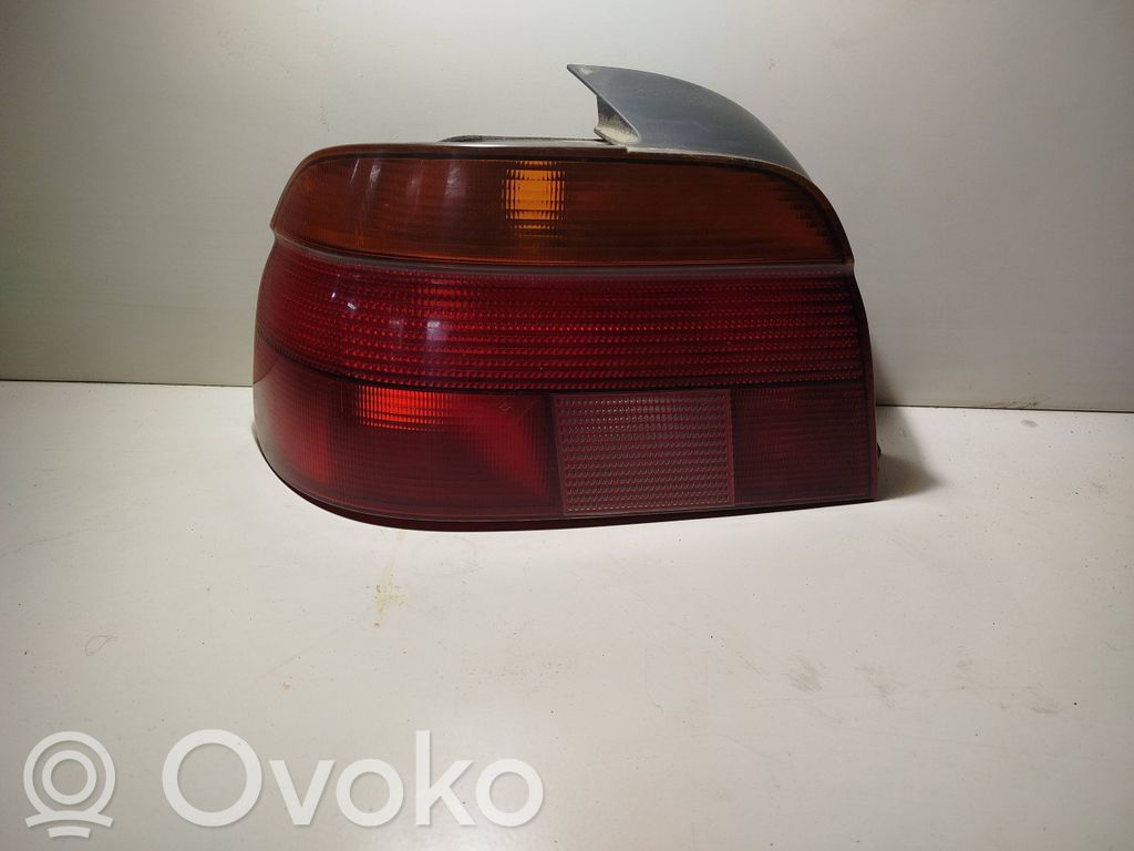 BMW 5 E39 Aizmugurējais lukturis virsbūvē 