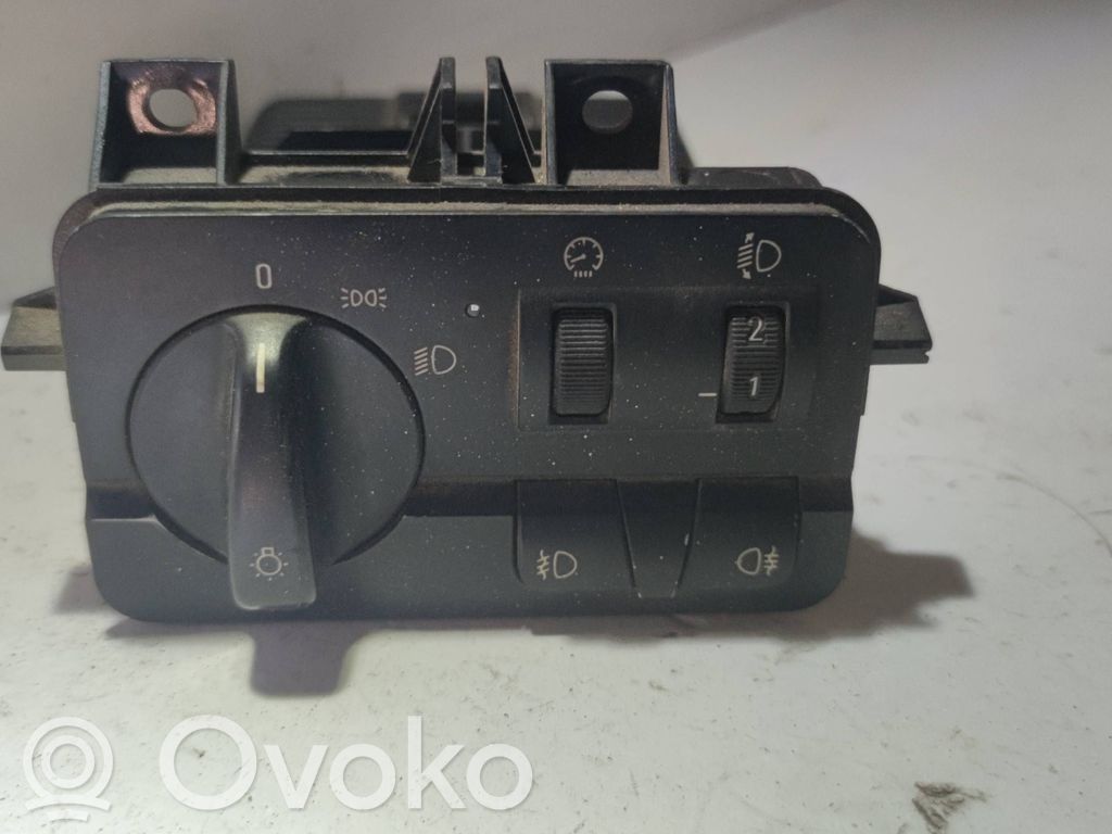 Light switch   6919829,037269051,0106095