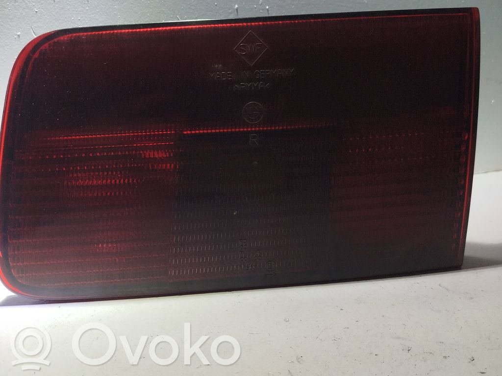 BMW 5 E39 Aizmugurējais lukturis pārsegā 
