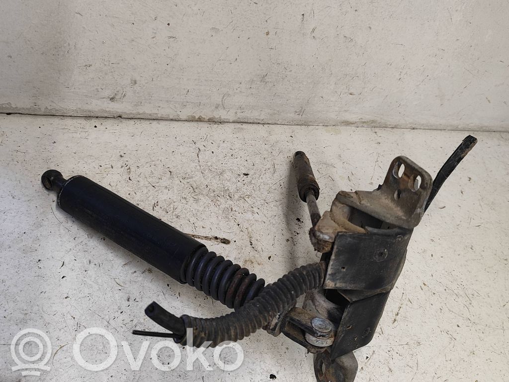 BMW 5 E39 Tailgate/trunk strut/damper 