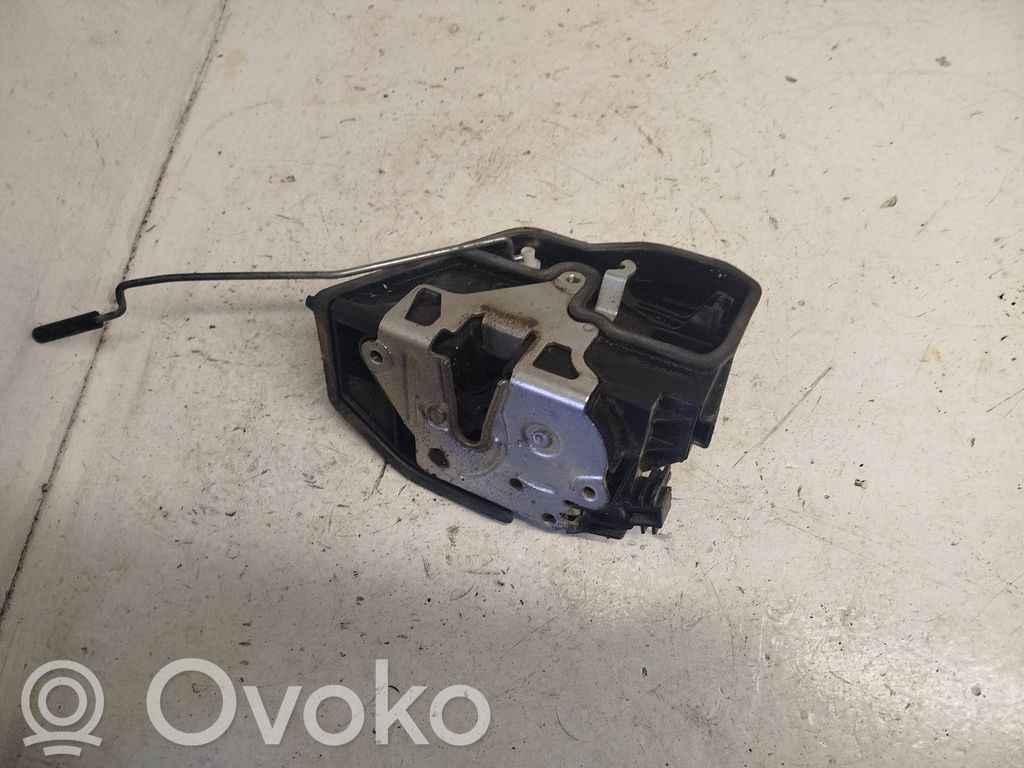 BMW 5 E60 E61 Priekinė durų spyna 