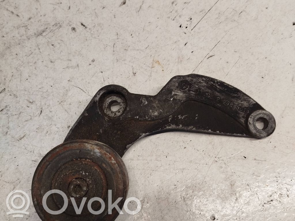 BMW 5 E39 Generator/alternator bracket 