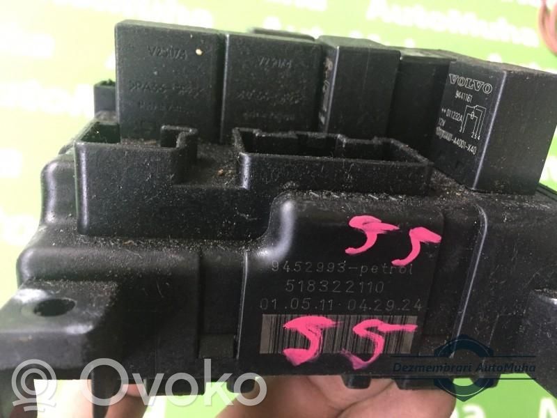 Saugiklių blokas   518322110,9452993
