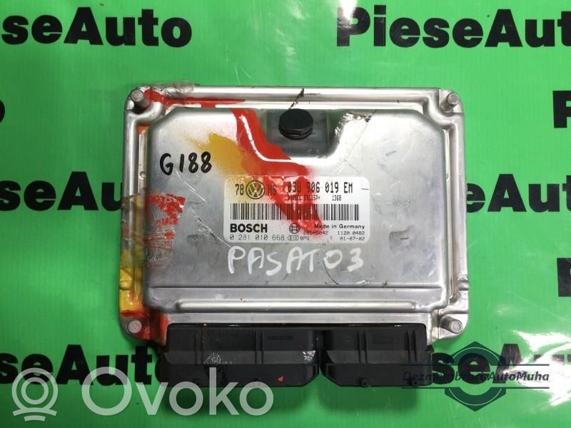 Volkswagen PASSAT B5.5 Engine control unit/module ECU 