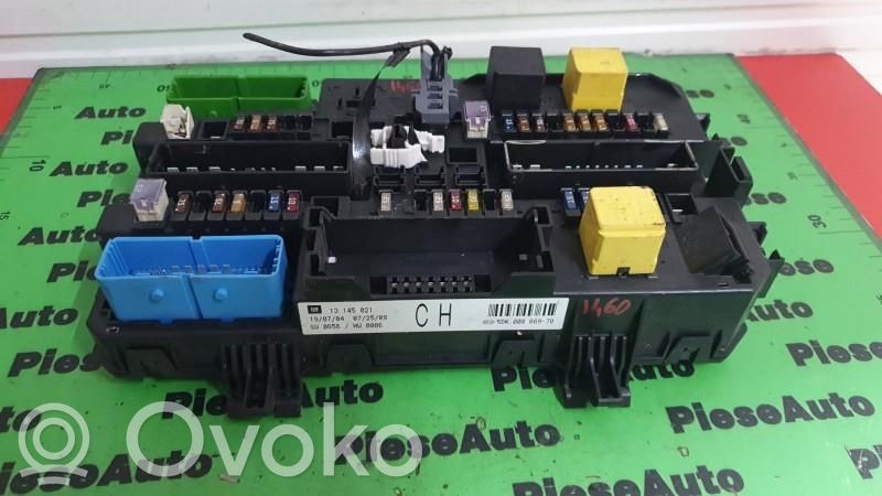 Opel Astra H Módulo de fusible 