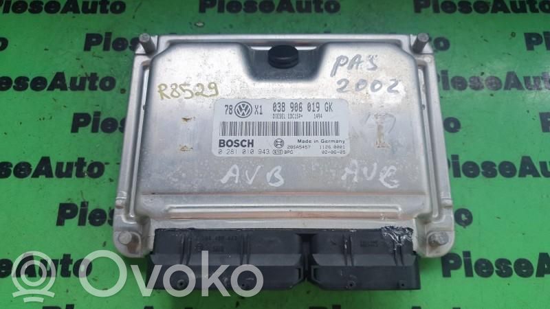 Volkswagen PASSAT B5.5 Unitate control motor/modul ECU 