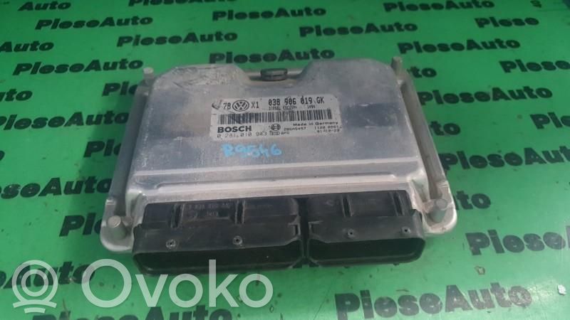 Volkswagen PASSAT B5.5 Unitate control motor/modul ECU 