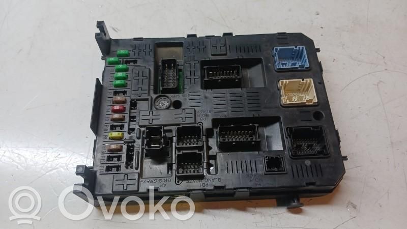 Peugeot 308 Modulo fusibile 