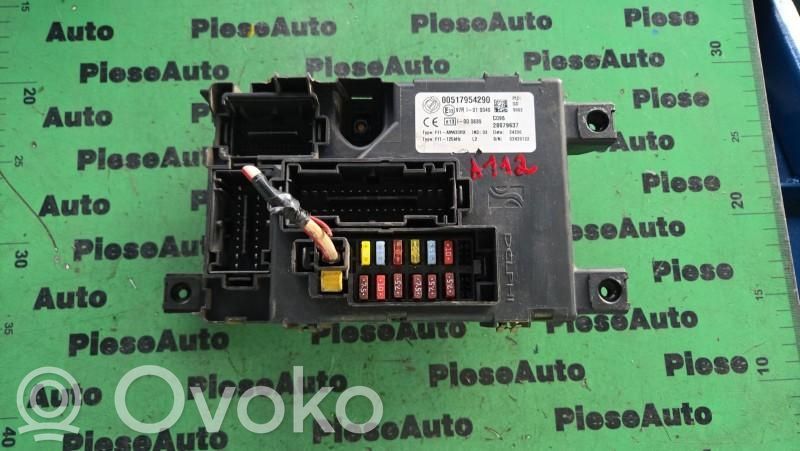 Fiat Grande Punto Ramka / Moduł bezpieczników 