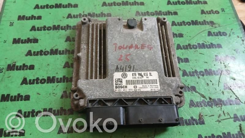 Volkswagen Touareg I Engine control unit/module ECU 