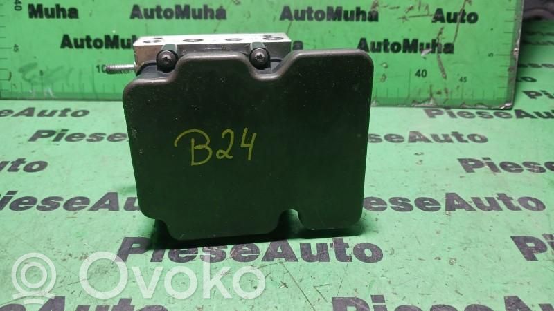 Nissan Juke I F15 Блок ABS 
