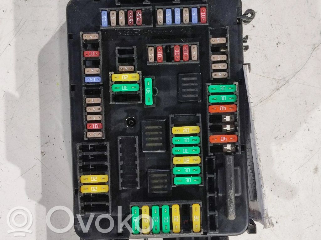 BMW X5 F15 Ramka / Moduł bezpieczników 